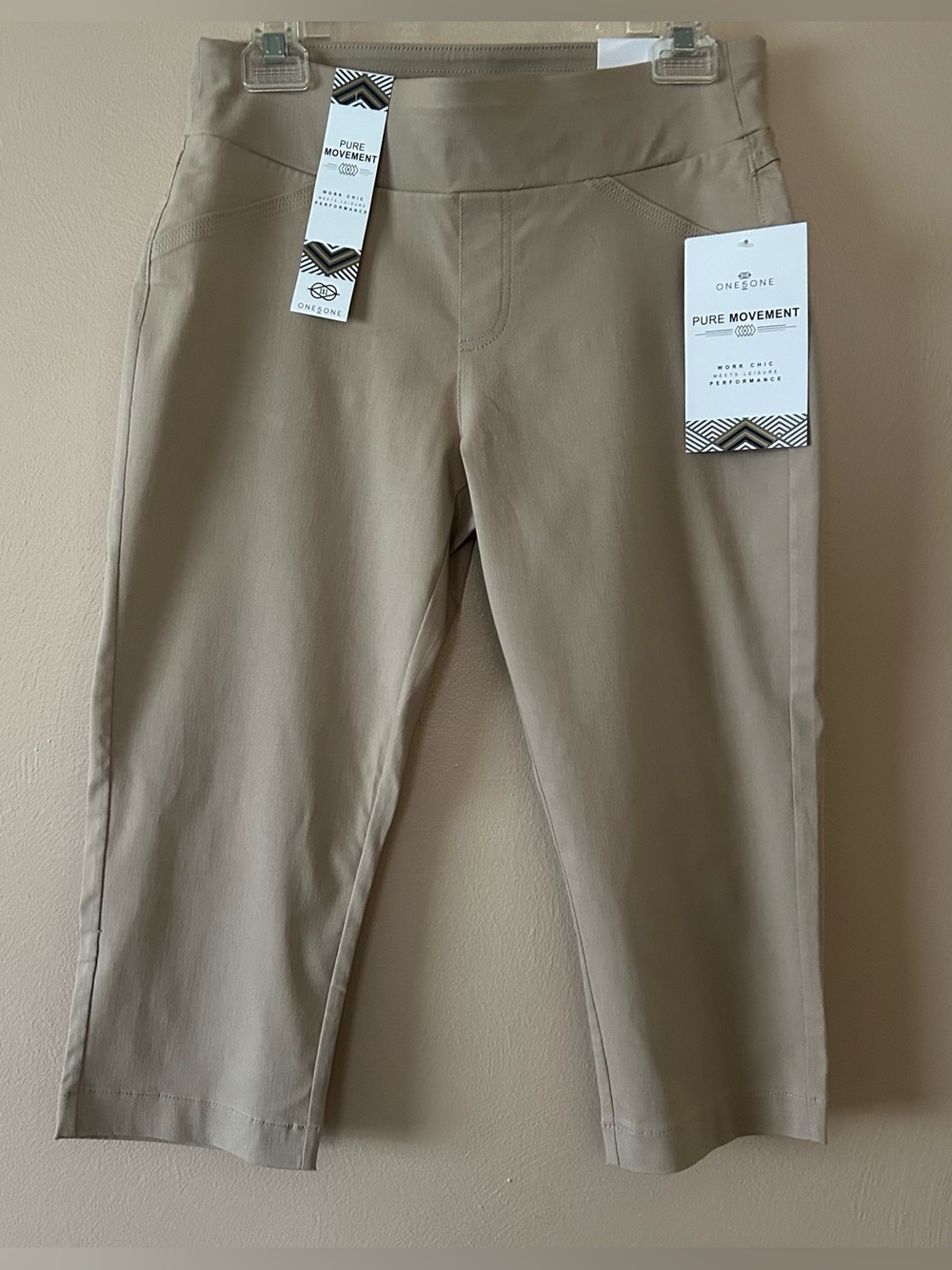 ONE 5 ONE Pure Movement Khaki Pull-On Capri Pants